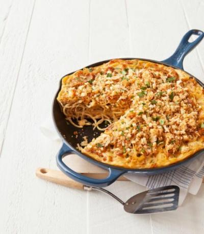 Spaghetti-Torte mit französischen Zwiebeln