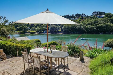 Anwesen am Wasser in Cornwall mit großartigen, atemberaubenden Aussichten und eigenem Privatkai