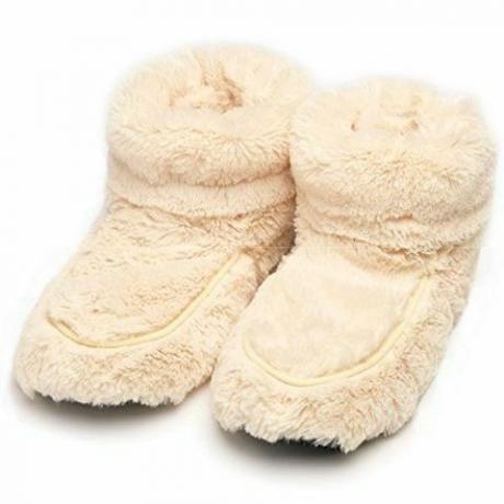 Cremefarbene mikrowellengeeignete Slipper-Stiefel