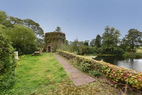 historisches schloss steht in stoke on trent zum verkauf