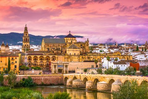 Die Mezquita-Kathedrale in Spanien ist das beliebteste Wahrzeichen der Welt