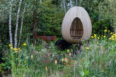 der Yeo Valley Organic Garden, entworfen von Tom Massey, unterstützt von Sarah Mead, gesponsert von Yeo Valley Organic Show Garden RHS Chelsea Flower Show 2021 Stand Nr. 323