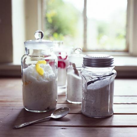 aromatisierte Zucker in Gläsern