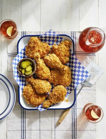 Cornflake verkrustetes gebackenes Huhn mit Gurken