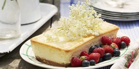 Holunderblüten-Käsekuchen-Dessert