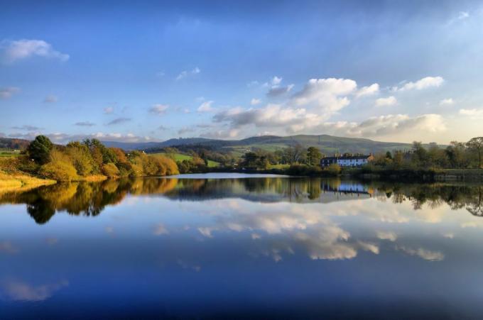 Gewässer, Natur, Himmel, Reflexion, Naturlandschaft, natürliche Umgebung, Wolke, Wasserressourcen, Landschaft, Bank, 