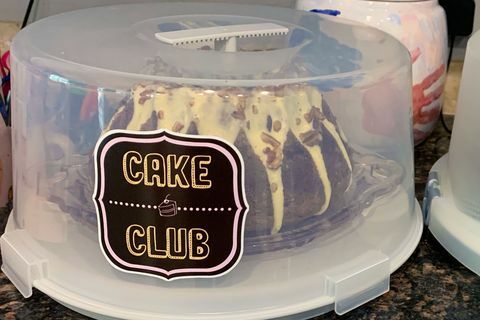 Tortenträger mit Cake Club Logo