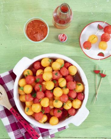 marinierte Melone mit Minze und Limettenschale