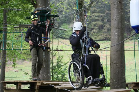 Der Lake District Calvert Trust ist ein Hochseilgarten für Behinderte