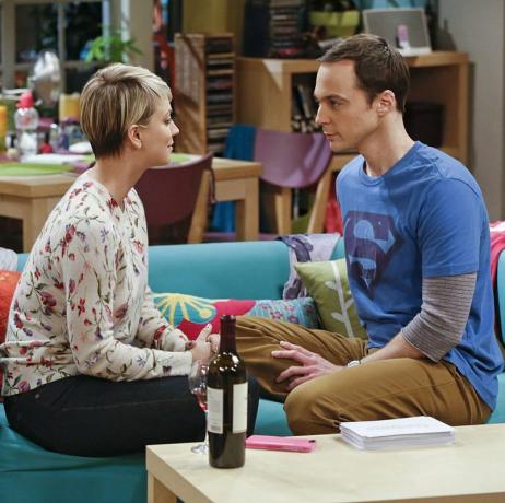 Kaley Cuoco und Jim Parsons bei Dreharbeiten zu „The Big Bang Theory“