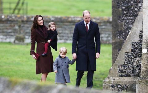 Die königliche Familie besucht die Kirche am Weihnachtstag