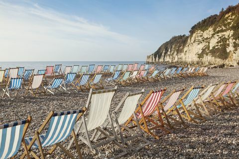 Liegestühle am britischen Strand