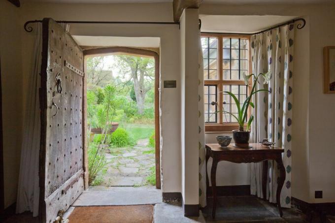 East Lambrook Manor mit berühmten Bauerngärten zum Verkauf in Somerset