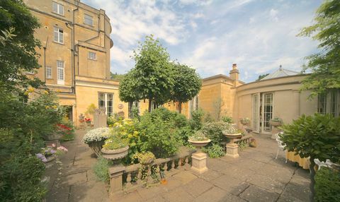 Die Orangerie - Sydney Place - Bad - Garten - Savills