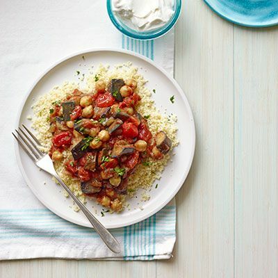 Auberginen-Kichererbsen-Eintopf mit Couscous