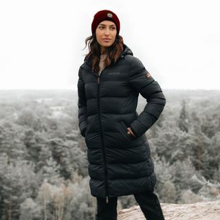 Schwarze, lang geschnittene Frost-Pufferjacke für Damen