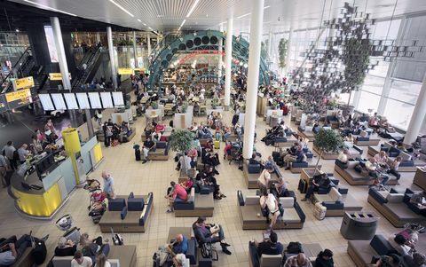 Abflughalle des Flughafens Schiphol, Amsterdam