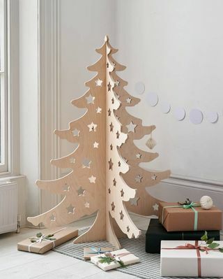 Alternativer 4-Fuß-Weihnachtsbaum aus Holz