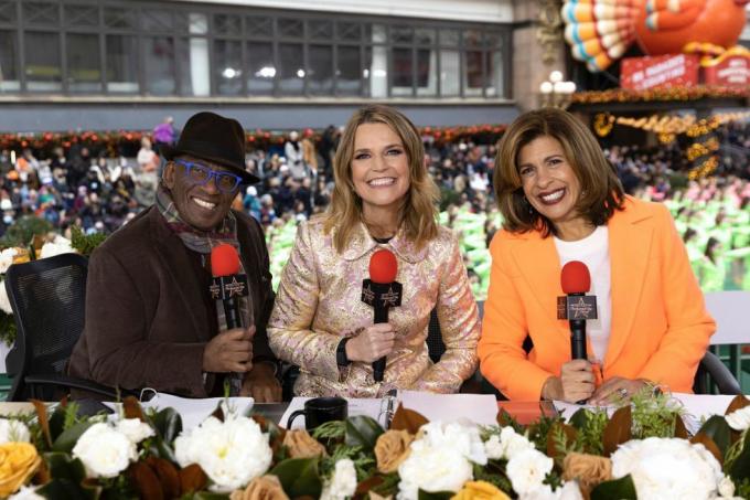 Al Roker, Savannah Guthrie und Hoda Kotb sind Gastgeber der Macy's Thanksgiving Day Parade