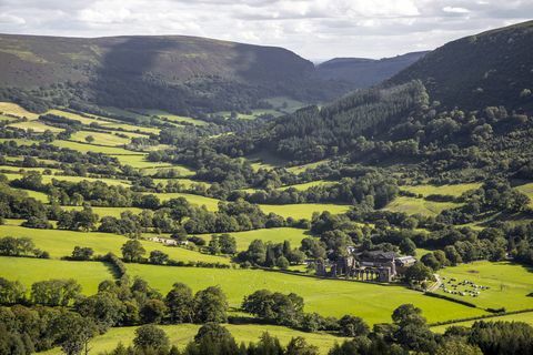 Landschaft von Llanthony Priory, Wales, Großbritannien