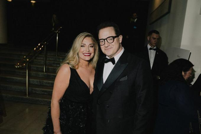 london, england 19. februar anmerkung der redaktion: bild wurde mit digitalen filtern verändert brendan fraser und jeanne moore nehmen an der ee teil bafta film awards 2023 in der royal festival hall am 19. februar 2023 in london, england foto by rowben lantionbafta via getty Bilder