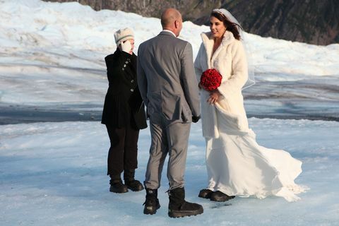 Sagen Sie ja zur Hochzeit in Dress Alaska