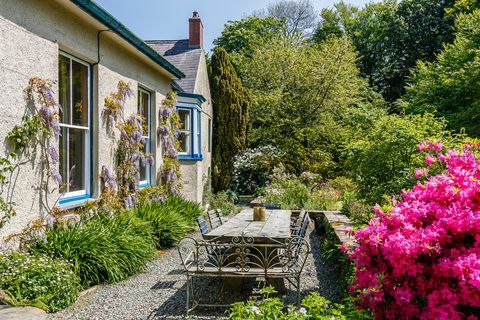 Stone Hall - Welsh Hook - Pembrokeshire - Essen im Freien - auf dem Markt