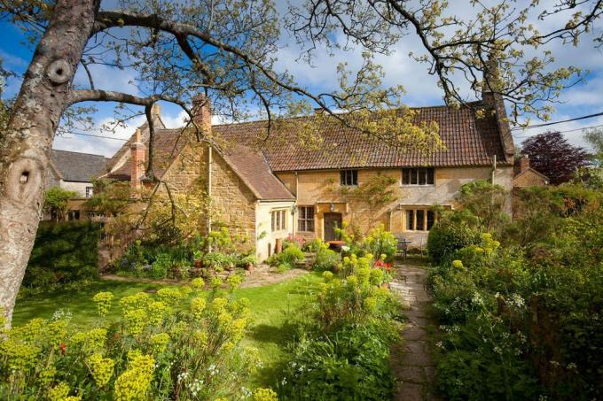 East Lambrook Manor mit berühmten Bauerngärten zum Verkauf in Somerset