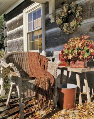 Veranda mit Möbeln eingerichtet