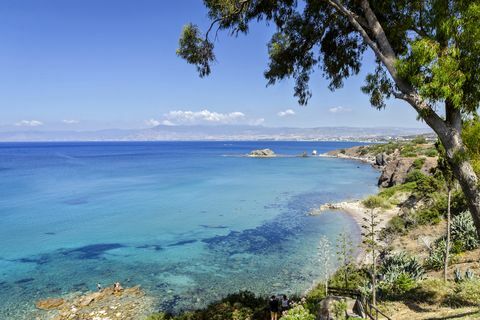 Türkisfarbenes Wasser am Aphrodite-Strand, Latchi, Zypern