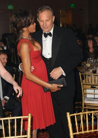 scottsdale, az april 05 sängerin whitney houston und schauspieler kevin costner bei muhammad alis celebrity fight night xiv im JW Marriott Desert Ridge Resort Spa am 5. April 2008 in Scottsdale, Arizona Foto von Michael caulfieldwireimage