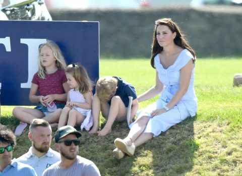 Prinz George und Prinzessin Charlotte spielen mit Kate Middleton