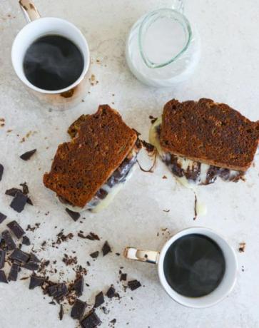 Bananenbrot, Brie, Schoko-Käse vom Grill