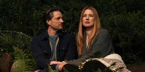 Virgin River l bis r Martin Henderson als Jack Sheridan und Alexandra Breckenridge als Mel Monroe in Episode 3010 von Virgin River Cr mit freundlicher Genehmigung von Netflix © 2021