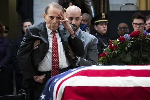 Präsident George H.W. Bush liegt im US-Bundesstaat Capitol