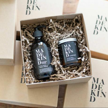 Geschenkbox mit natürlicher Handwäsche und Aromatherapiekerze