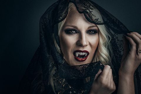 frau vampir kreativ schminken für halloween