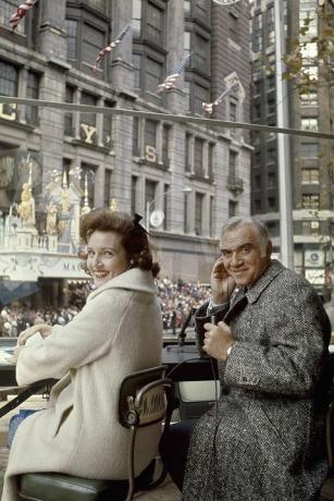 Betty White and Lorne Greene veranstaltet die Thanksgiving Day Parade von Macy