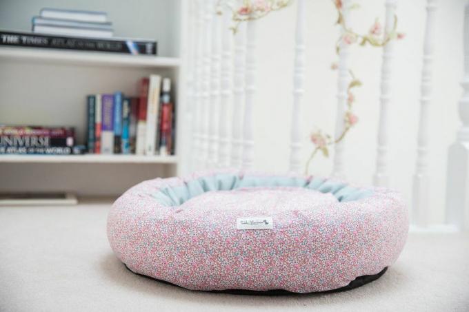 Teddy Maximus Pink Cocoon Bett mit Signaturdruck, £ 109.99 www.teddymaximus.com