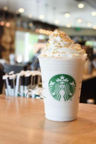 Starbucks bringt 6 verrückte neue Frappuccino-Aromen auf den Markt