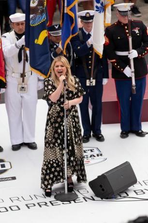 Kelly Clarkson Indy 500 Leistung