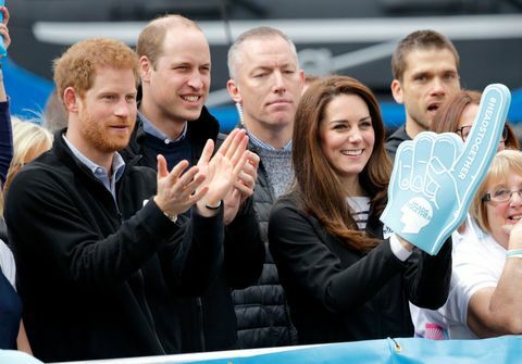 Prinz Harry, Prinz William und Kate jubeln Heads Together beim Londoner Marathon zu
