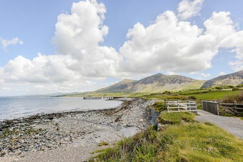 Morfa Cottage, Carter Jonas - Strand