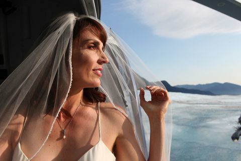 Sagen Sie ja zum Kleid: Alaska-Hochzeit