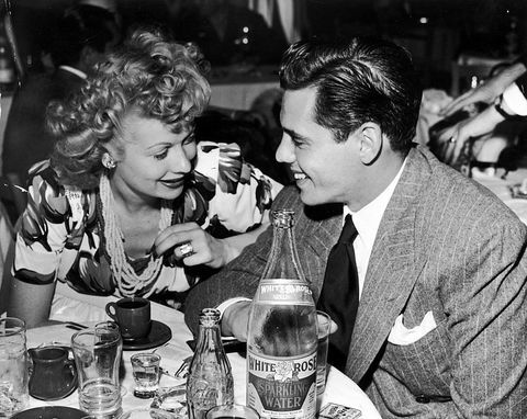 Lucy und Desi Arnaz im Nachtclub Mocambo in West Hollywood, Juli 1942.