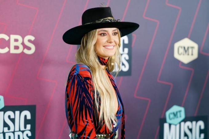 lainey wilson bei den cmt music awards