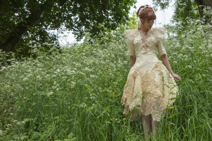 biologisch abbaubares Hochzeitskleid auf der Chelsea Flower Show