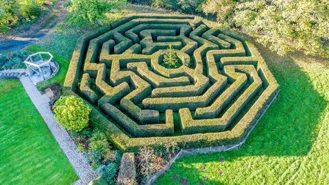 6 Schlafzimmer Einfamilienhaus zum Verkauf in Chepstow, Monmouthshire mit Labyrinth