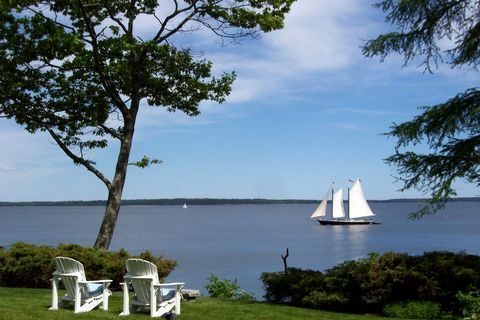 Segelboot im Gasthaus