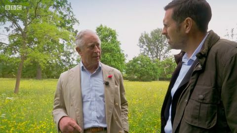 Adam Frost trifft Prinz Charles, um über das Thema Biosicherheit - BBC's Gardeners 'World zu sprechen